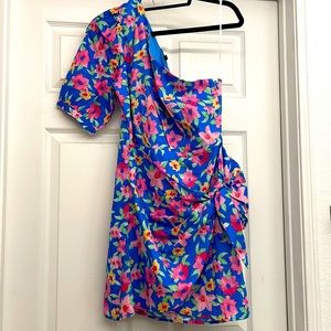 One shoulder flower dress